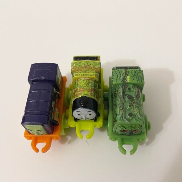Lot of 9 Fisher Price Thomas and Friends Minis Train Engines - Picture 8 of 16
